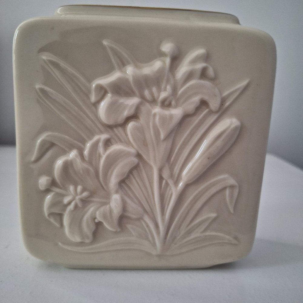 Lenox 24k trimmed vase
